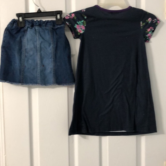 Size 5 jean skirt size 4 dress but it will fit a size 5 it runs big - Picture 2 of 5